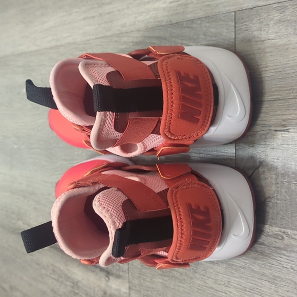 Nike Huarache City Sneakers - Picture 3 of 7